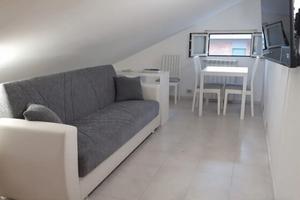 Tomba di nerone trilocale con terrazzo