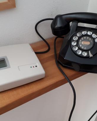 dispositivo SIM per collegare telefoni fissi.