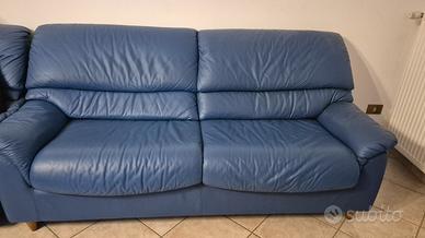 Coppia di divani in pelle