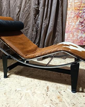 Chaise Lounge LC4 in pelo pezzato MDF Italia