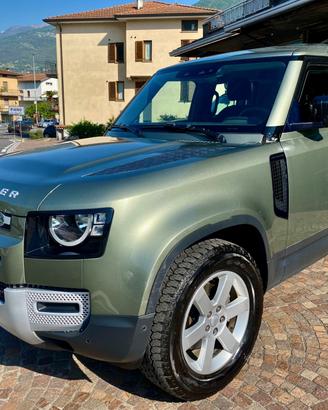 Land Rover Defender 110 2.0 SD4 AWD Auto 7 POSTI