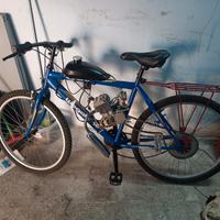 bici con motore a scoppio 