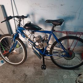 bici con motore a scoppio 