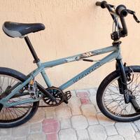 bicicletta BMX 360°