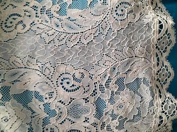 Tendaggio in pizzo col. écru 