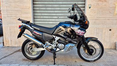 Africa Twin xrv 750  1998 solo 33.000 km