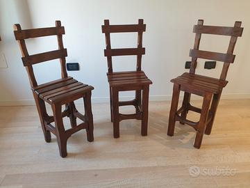 Sedie antiche in legno lavorato 