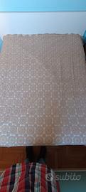 Copriletto ad uncinetto fatto a mano 240×260