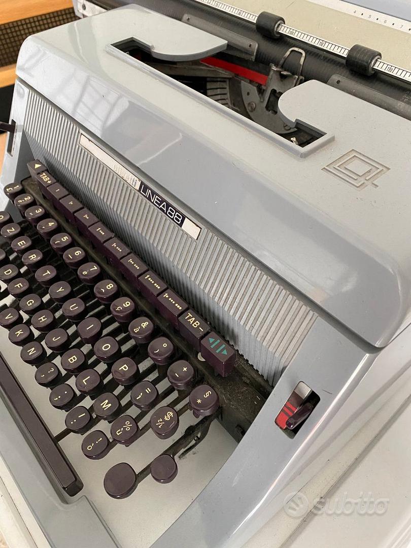 Macchina da scrivere Olivetti Linea 88 - Collezionismo In vendita a Matera