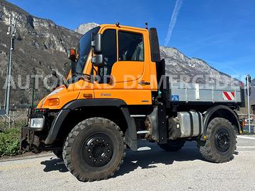 UNIMOG U400 / 238 Cv. = Patente B