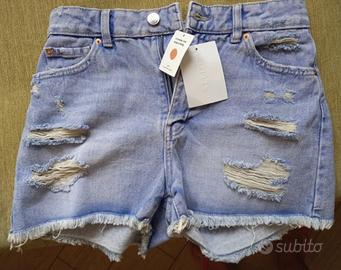 Short jeans mom con strappi