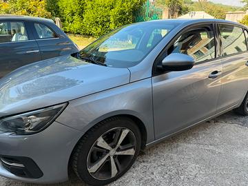 Peugeot 308 anno 2018 10900 trattabile