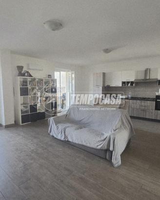 Appartamento con spazio esterno e box.