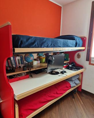 Camera per ragazzi completa in legno chiaro/rossa