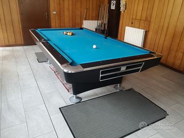 Nuovi giocatori di biliardo pool amatoriale