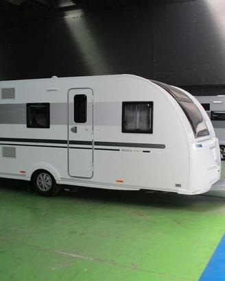 Adria Adora 573PT molto spaziosa, 7 posti e mover