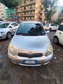 Toyota Yaris benzina 3p