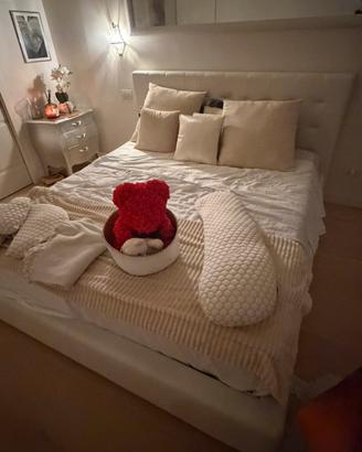 Letto matrimoniale pelle bianca