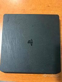 PS4 Slim 1 terabyte + cavi –  Condizioni Ottime 