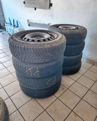 Pneumatici con cerchi