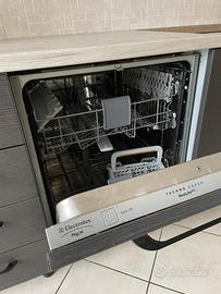 Lavastoviglie Electrolux XXL - 14 coperti