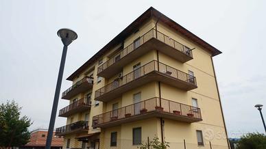 Bibbiena 2nd piano 5vani luminoso garage ascensore