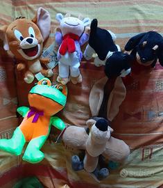 PELUCHE WILLY COYOTE PIGGY TOM E JERRY ecc
