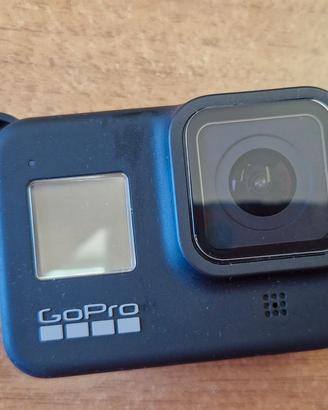 GoPro Hero 8 Black + 3 batterie + accessori