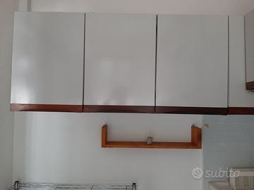 Pensili cucina anni 60 con bordo in legno teak