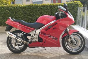 VFR 750 RC 36 - FMI
