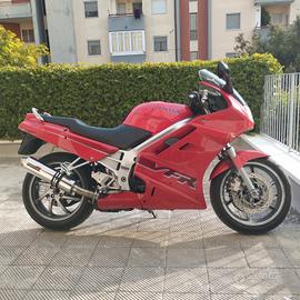 VFR 750 RC 36 - FMI