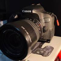 Canon 800D con tutto il suo corredo