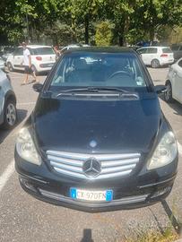 Mercedes B 180