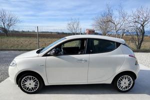 Lancia Ypsilon 1.2 Silver 69cv - allestimento Gold