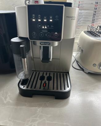 Machina caffè De'Longhi Magnifica Start