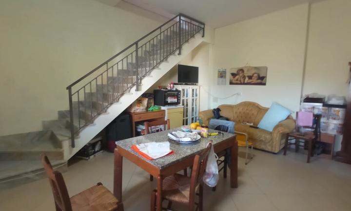 Semindipendente con giardino