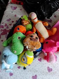 vari peluches 