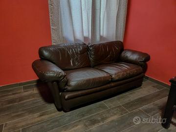 divano in vera pelle Poltrona Frau