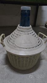 Lotto vino: damigiane + 30 bottiglie + accessori