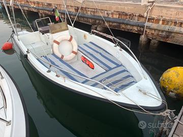 Barca 4,70Metri con motore Everrude