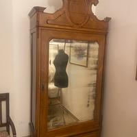 Mobile guardaroba con specchio