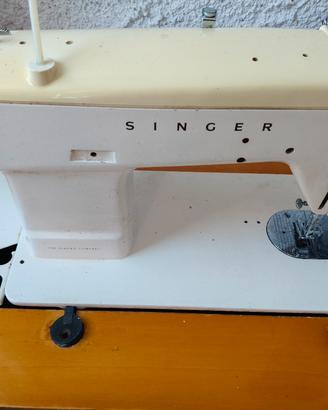 Macchina da cucire Singer a pedale 