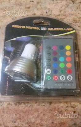 Lampadina a led full color con telecomando