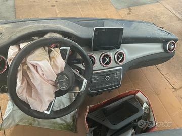 Cruscotto Mercedes Classe CLA Shooting Brake SW 20