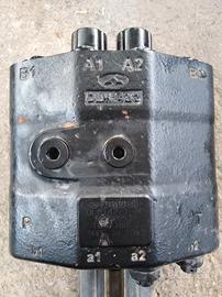 Distributore come nuovo Walvoil DLM142/2