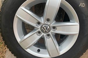 N 4 cerchi con gomme PIRELLI  invernali x Golf