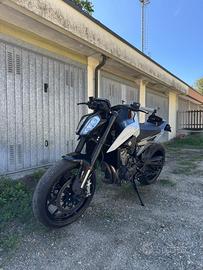KTM Duke 790