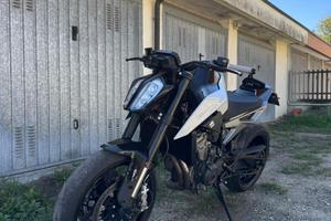 KTM Duke 790