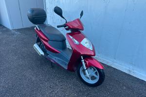 Moto honda Dylan