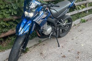 Yamaha xt125x motard